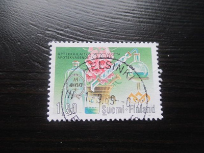 Apteekkilaitos Suomessa 300 vuotta 1989