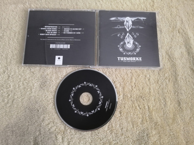 TUSMORKE - Riset Bak Speilet CD