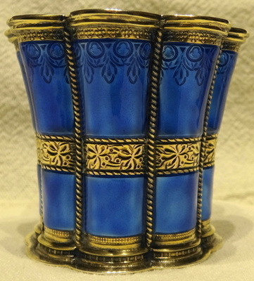 Upea pieni hopeinen pikari, emalia ja kultaa