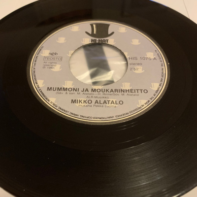 MIKKO ALATALO: Mummoni ja muokarinheitto +1* FIN 1981
