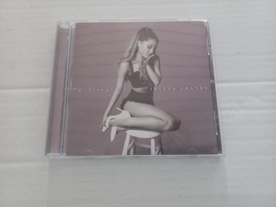 ARIANA GRANDE: MY EVERYTHING Deluxe edition
