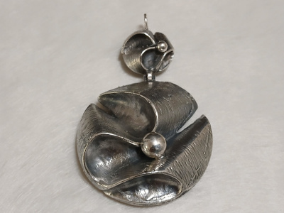 Vintage desing , Tammen Koru Hopea, riipus, AKT 835 A