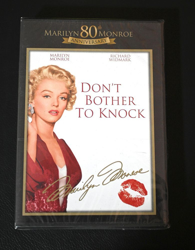 Draama hotellissa / Don't Bother to Knock - DVD (UUSI)