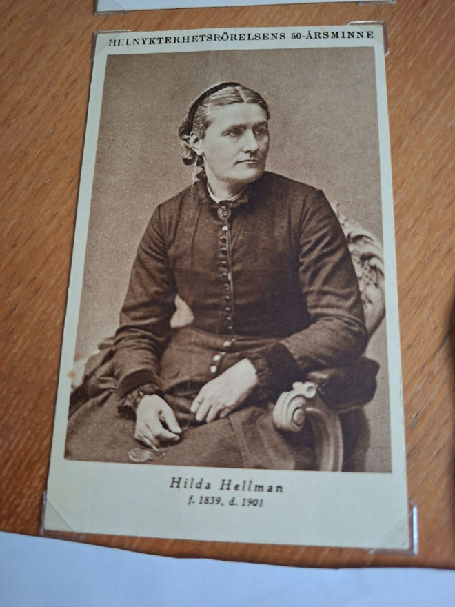 7 Hilda Hellman