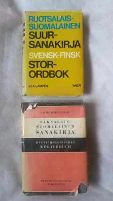 Sanakirjat ruotsi-suomi ja saksa suomi