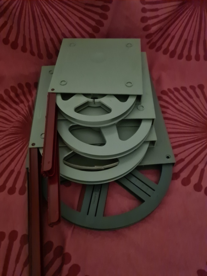 Tyhjä kaitafilmikela Super 8, 180 metriä