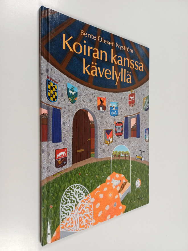 Bente Olesen Nyström : Koiran kanssa kävelyllä