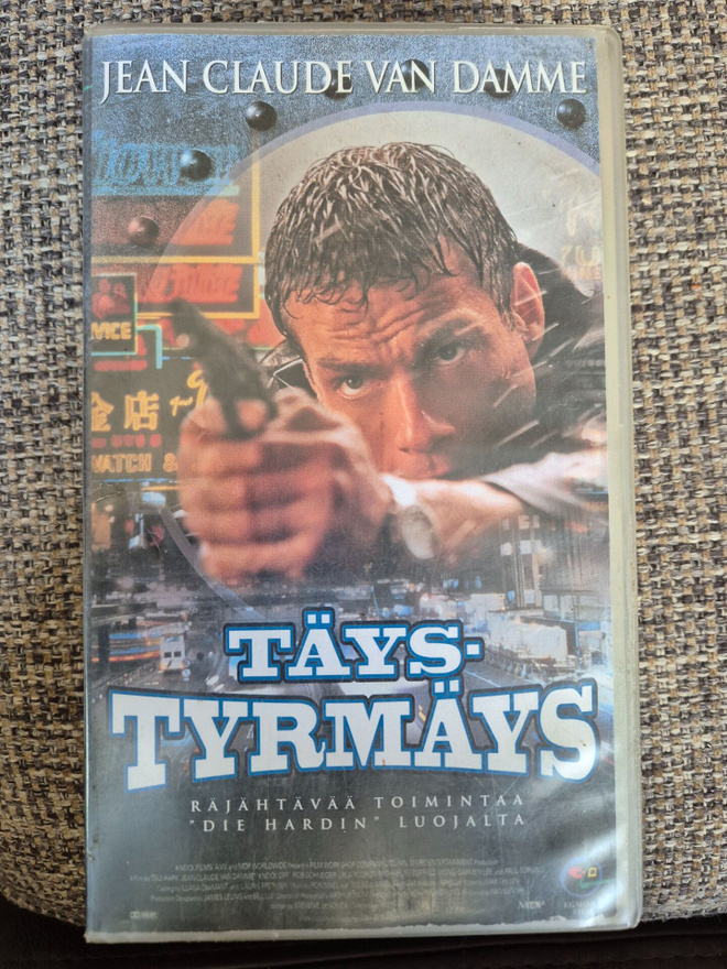 Täystyrmäys