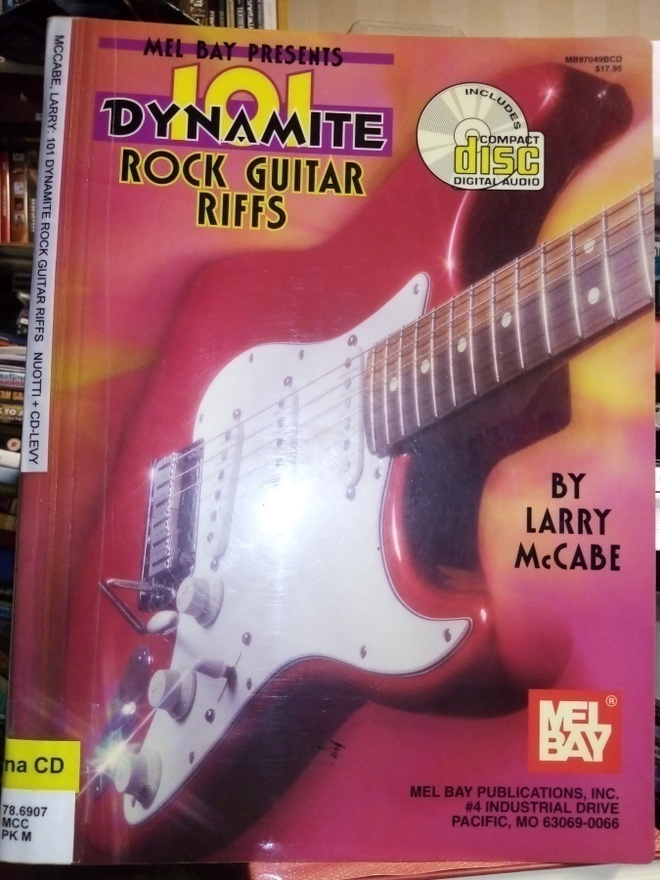 McCabe : 101 dynamite rock guitar riffs + CD ( SIS POSTIKUL)