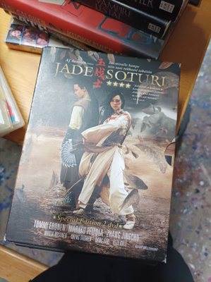 Jadesoturi
