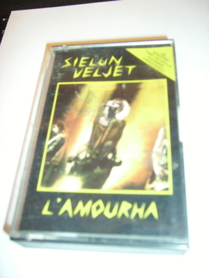 SIELUN VELJET: L'AMOURHA C-Kasetti (Sis.postikulut)
