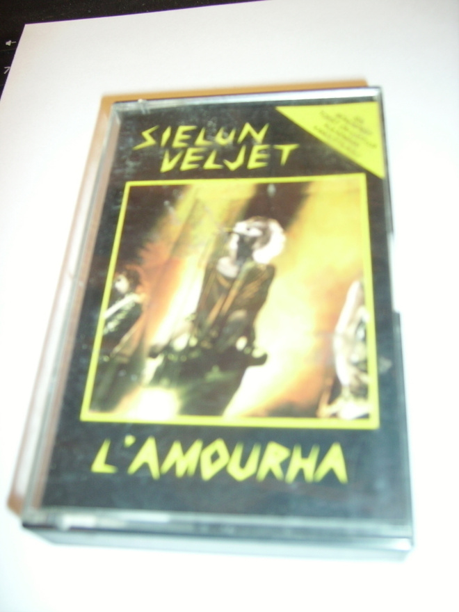 SIELUN VELJET:  L'AMOURHA  C-Kasetti (Sis.postikulut)