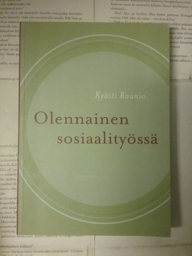 Kyösti Raunio - Olennainen sosiaalityössä (nid.)
