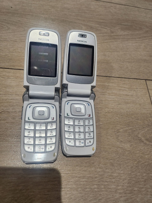 2kpl Nokia 6101 puhelinta
