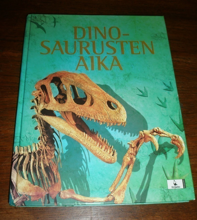 Dinosaurusten aika 144 SIVUA  Davidson (kirja)