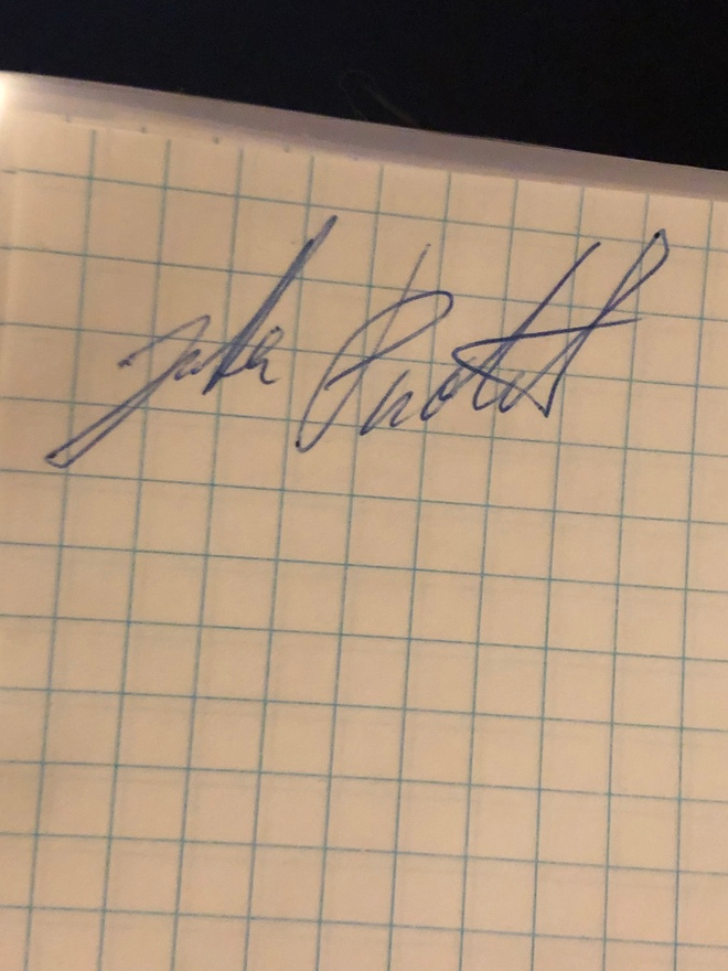 Jukka Puotila nimikirjoitus paperilla
