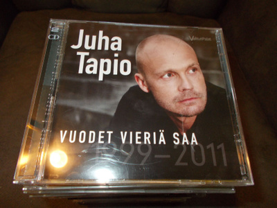 2-CD JUHA TAPIO ** VUODET VIERIÄ SAA **