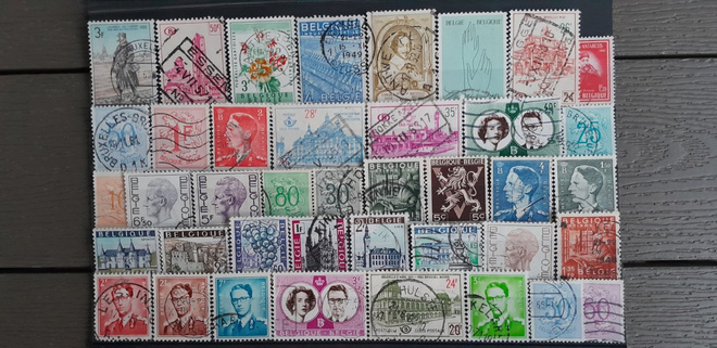 BELGIA VANHEMPAA LEIMATTUJA postimerkkejä 40 kpl