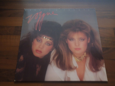 Vogue - Angela & Chantal ( LP . VINYYLI )
