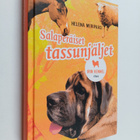 Helena Meripaasi : Salaperäiset tassunjäljet - pikkukuva 1