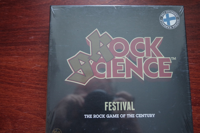 Raskaan rockin triviapeli Rock Science (2012)