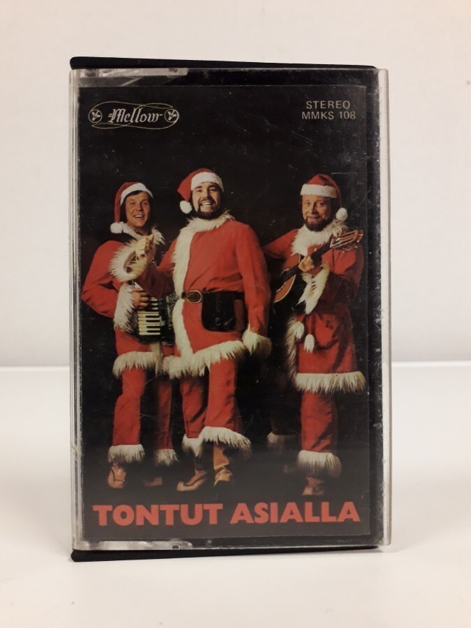 Tontut Asialla - Helminen, TonttuTrio (c-kas)