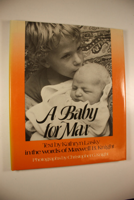 Kathryn ym. Lasky : A baby for Max