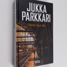 Jukka Parkkari : Väärän lipun alla : romaani sotilaallise... - pikkukuva 1