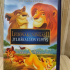 Leijonakuningas II Jylhäkallion ylpeys. VHS-kasetti - pikkukuva 1