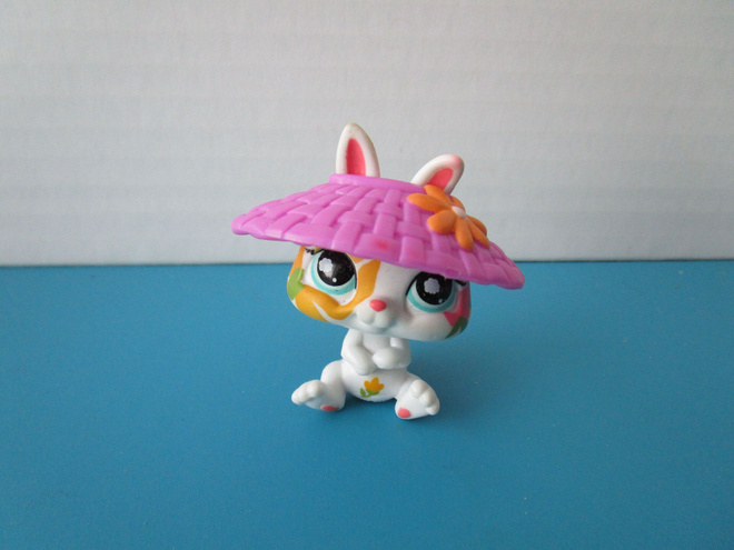 Littlest Pet Shop figuuri, kukkakani+hattu