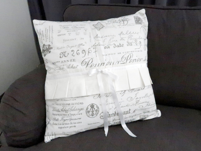Koristetyynynpäällinen Harmaalla Tekstillä 50x50cm
