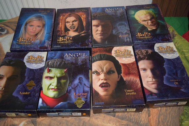 buffy the vampire slayer / Angel sideshow figuureja 16kpl