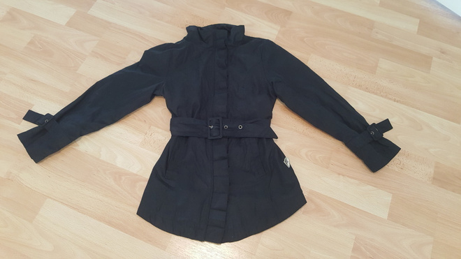 Uusi Pomp de lux takkik koko 122cm/128cm