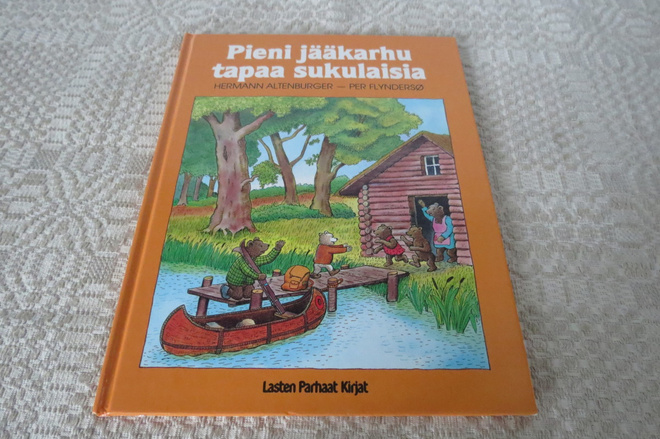 HERMAN ALTENBURGER: PIENI JÄÄKARHU TAPAA SUKULAISIA