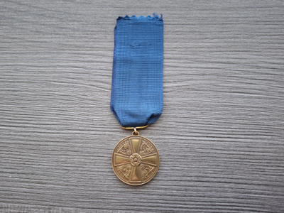 Suomen Valkoisen Ruusun 2. lk mitali