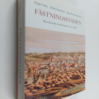 Seppo Aalto ym. : Fästningsstaden - pikkukuva 1