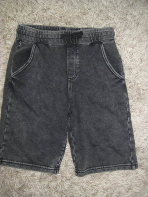 *H&M collegeshortsit, siistit koko 152 cm **