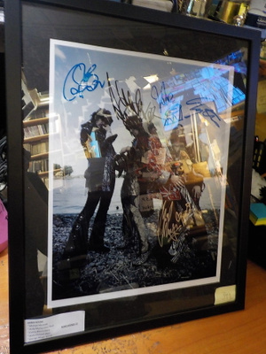 HANOI ROCKS TAULU KOKO BÄNDIN NIMMAREILLA  koko43 cm x 53 cm
