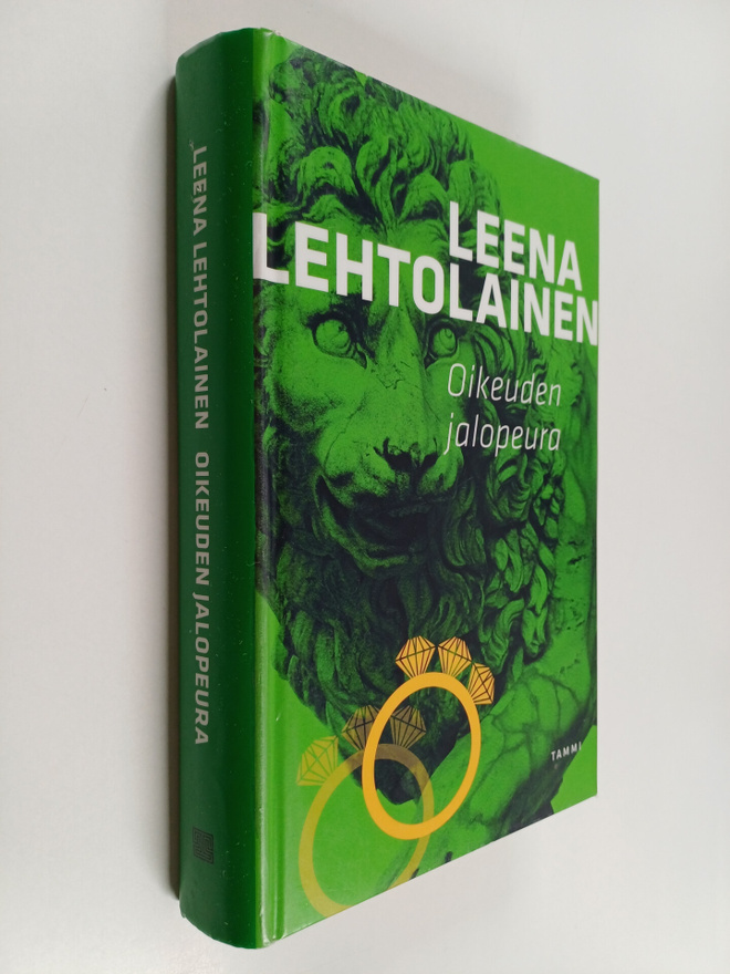 Leena Lehtolainen : Oikeuden jalopeura