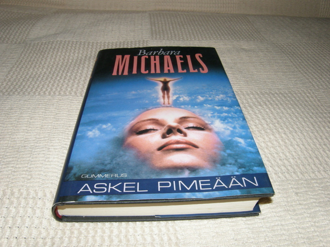 Barbara Michaels Askel pimeään