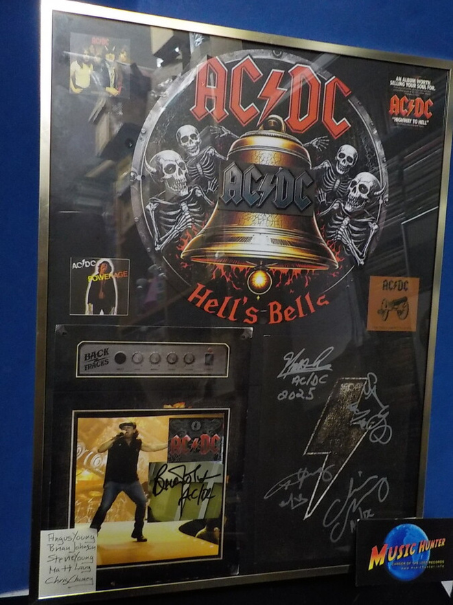 AC/DC TAULU VIIDELLÄ NIMMARILLA