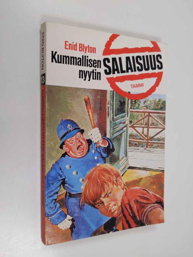 Enid Blyton : Kummallisen nyytin salaisuus