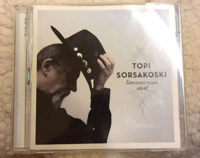 Topi Sorsakoski Tummansininen sävel CD + DVD