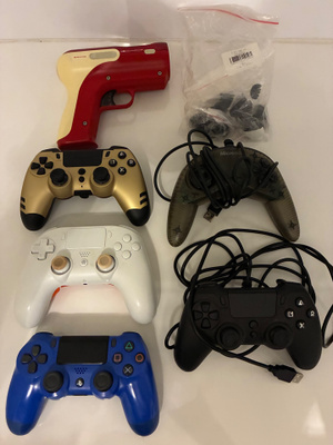 Playstation ohjaimia ?