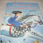 Brown - Utton Nikki ja keinuhevonen - pikkukuva 1