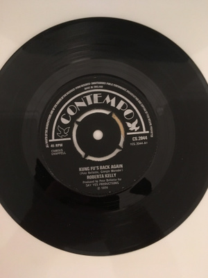 (7") Roberta Kelly - Kung Fu's Back Again