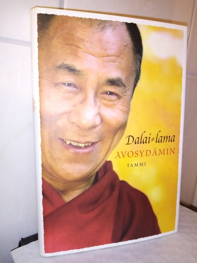 DALAI-LAMA : AVOSYDÄMIN ( SIS POSTIKULU )