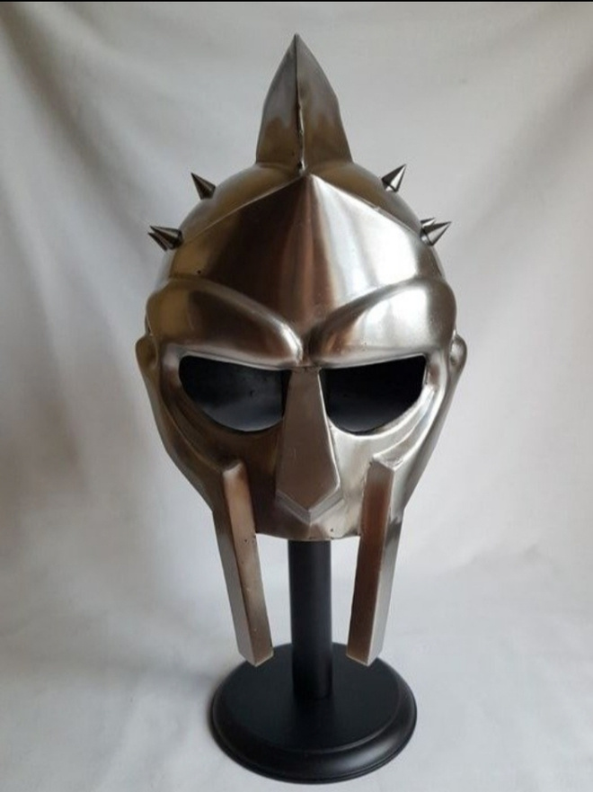 Uniikki Gladiator - elokuvan pre-prop kypärä