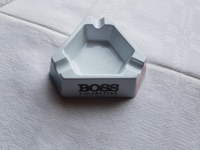 BOSS Cigarettes TUHKAKUPPI melamiini