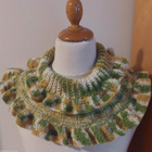 Alina´s Handmade käsityö kauluri valkoinen, keltain vihreä, - pikkukuva 3